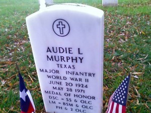 audie-murphy-grave-300×225